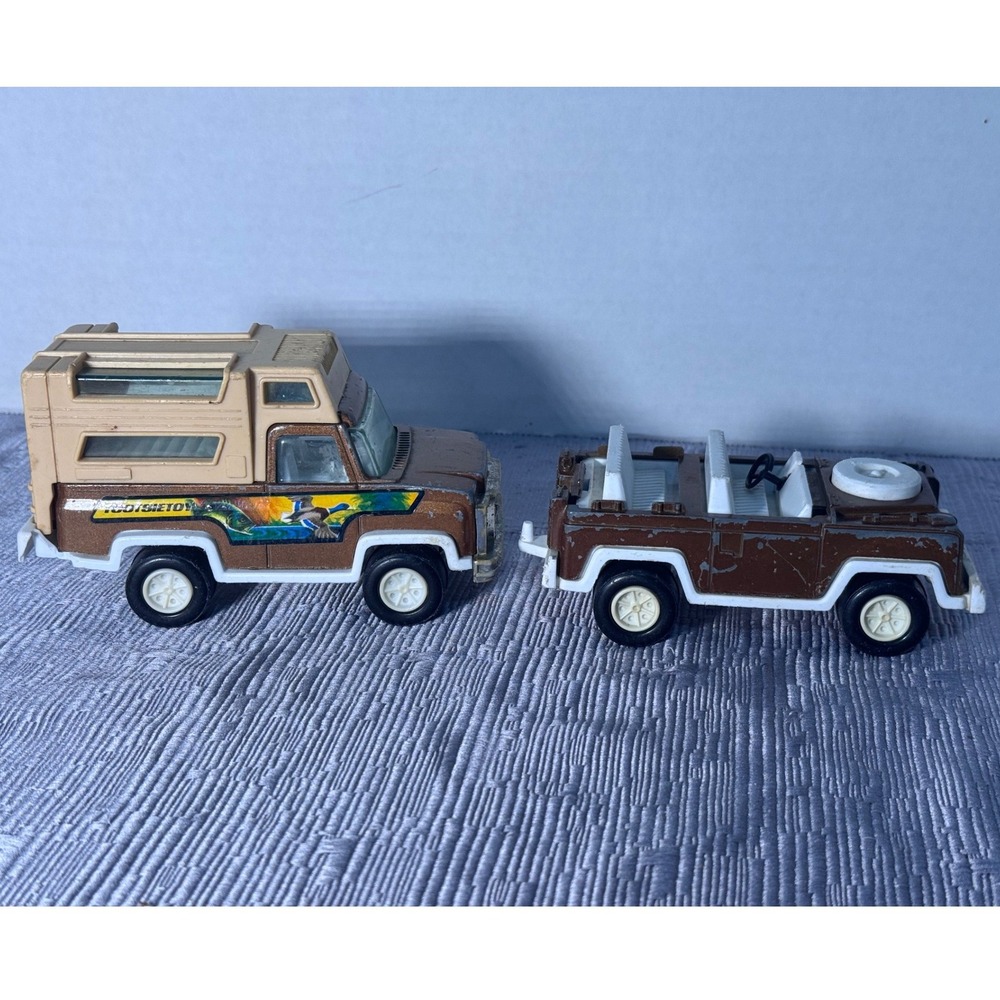 Vintage Tootsietoy Land Rover and Camper Truck Diecast Set Brown Strombecker USA